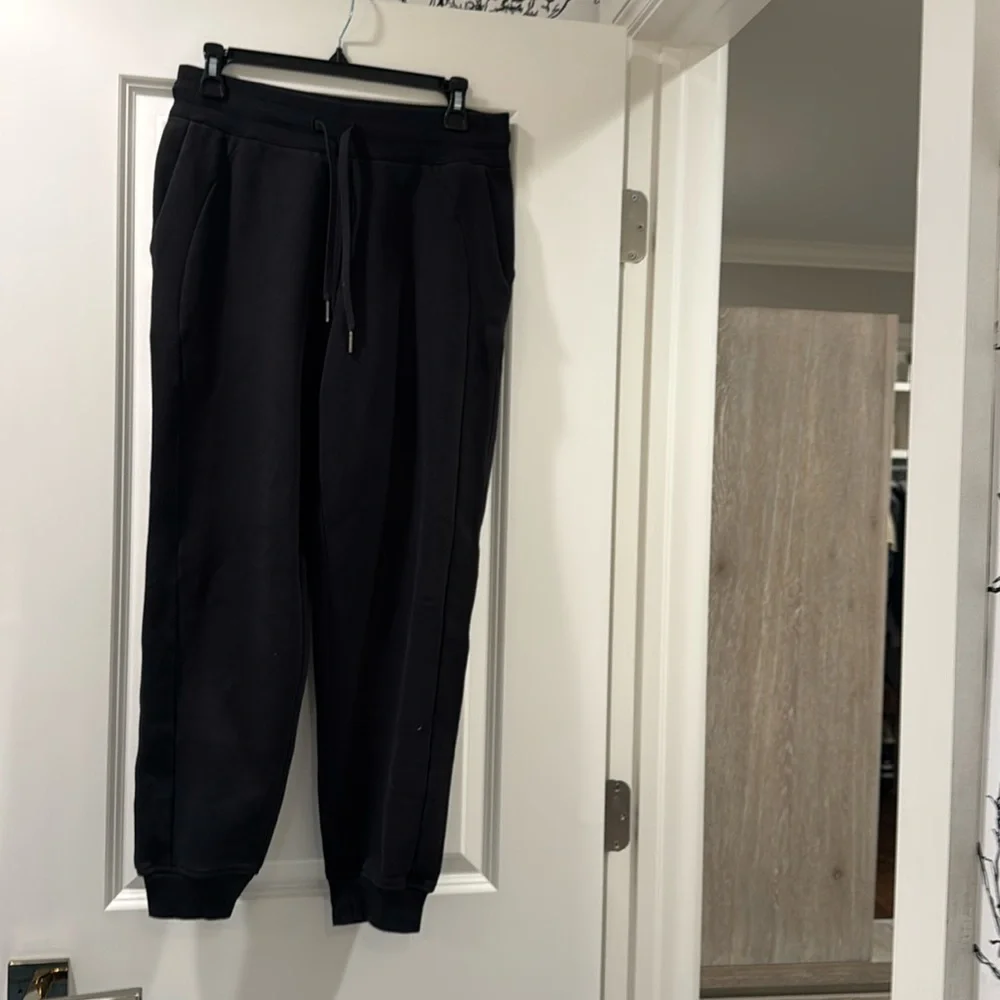 lululemon sweatpants - Picture 1 of 1
